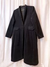 ITALIAN VELVET PLEATED COAT [ Black, Cotton, Size Medium / Large ]