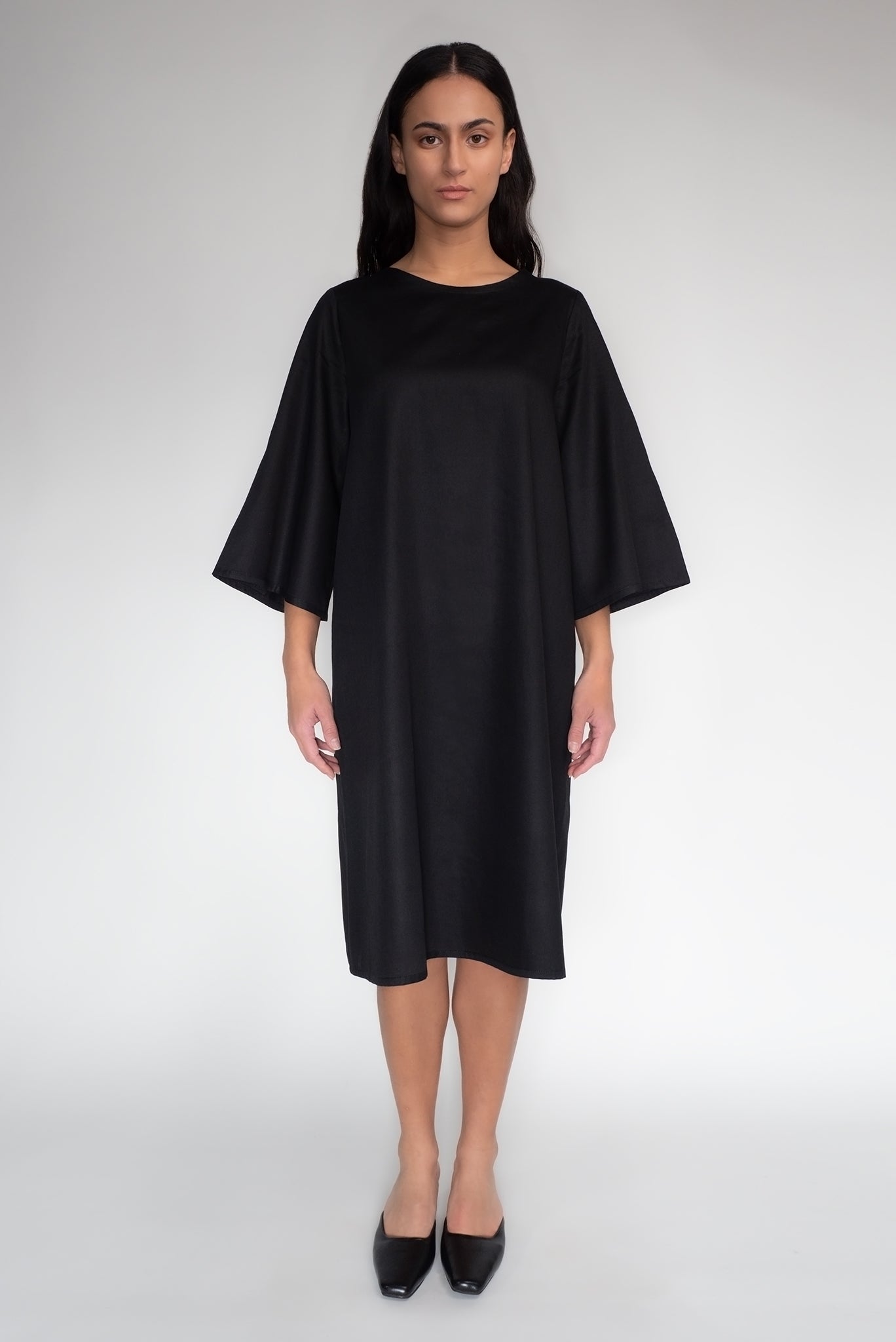 KEEGAN CLASSIC 3/4 SLEEVED DRESS [ Black Cotton Sateen, Light, Wide Sleeves ]