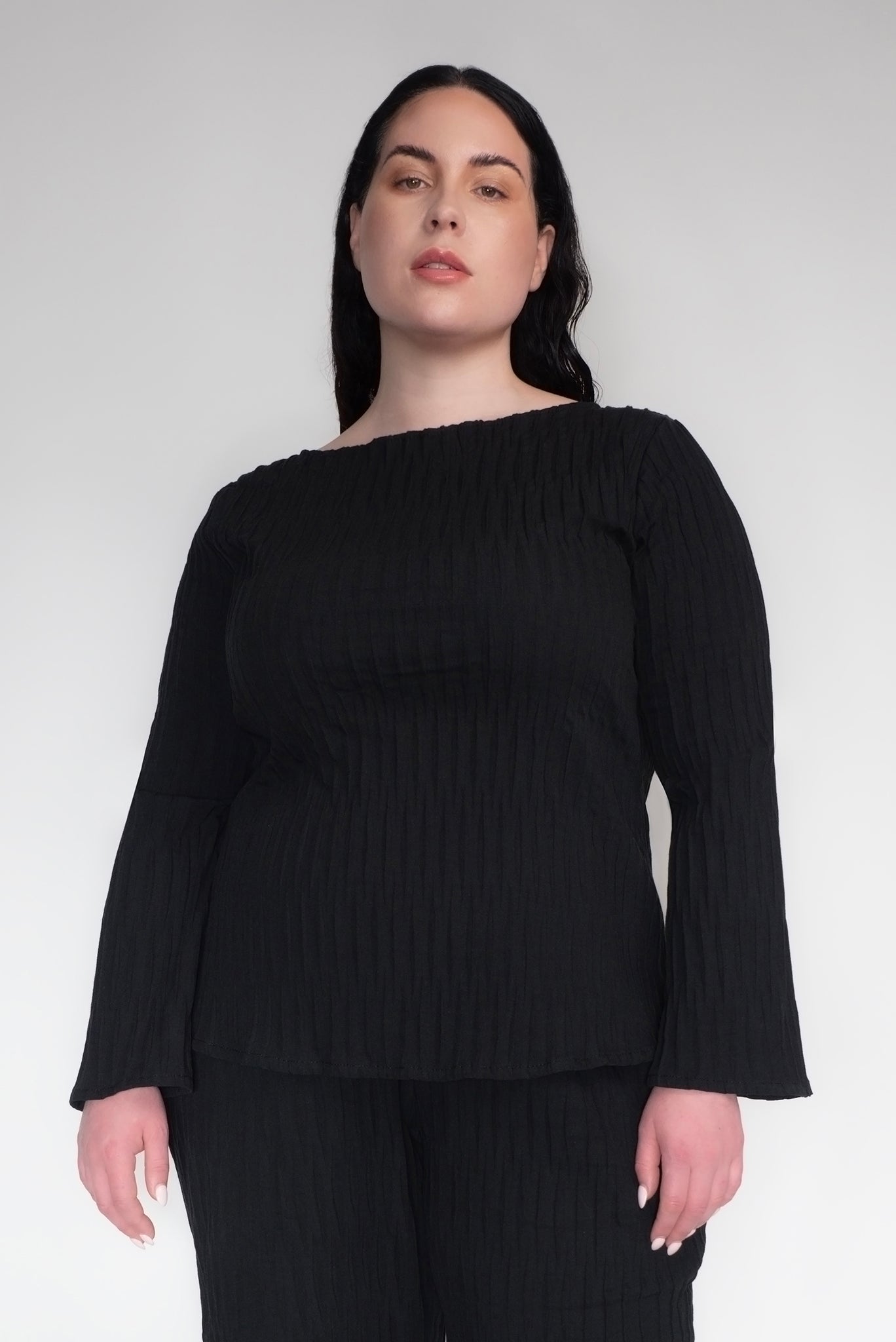 DRIZZLE LONG SLEEVED TOP [ Black Cotton, Crinkled Texture ]