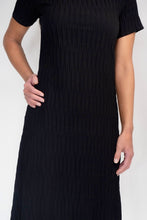 DRIZZLE SHORT SLEEVED DRESS [ Black Cotton, Crinkled Texture ]