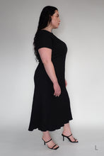DRIZZLE SHORT SLEEVED DRESS [ Black Cotton, Crinkled Texture ]