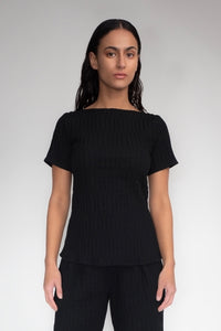 DRIZZLE SHORT SLEEVED TOP [ Black Cotton, Crinkled Texture ]