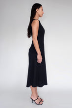 DRIZZLE SLEEVELESS DRESS [ Black Cotton, Crinkled Texture ]