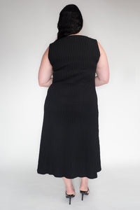 DRIZZLE SLEEVELESS DRESS [ Black Cotton, Crinkled Texture ]