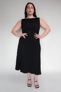 DRIZZLE SLEEVELESS DRESS [ Black Cotton, Crinkled Texture ]