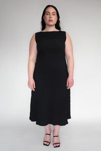 DRIZZLE SLEEVELESS DRESS [ Black Cotton, Crinkled Texture ]