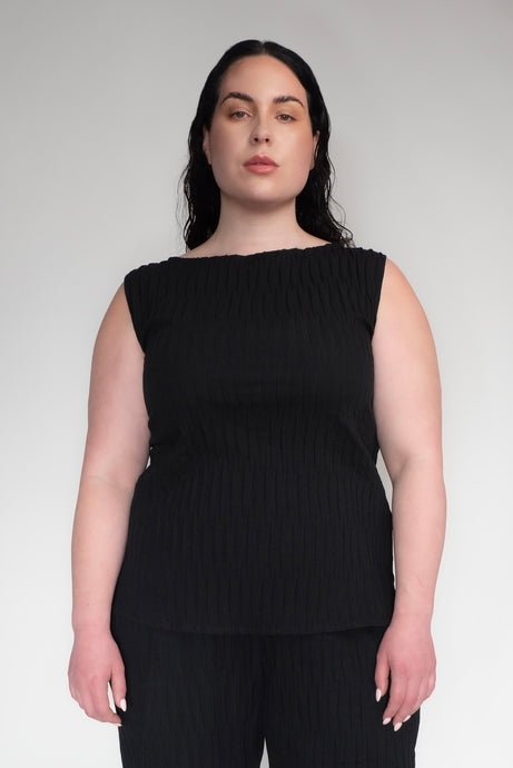 DRIZZLE SLEEVELESS TANK [ Black Cotton, Crinkled Texture ]