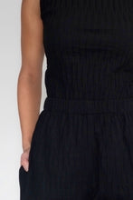 DRIZZLE SLEEVELESS TANK [ Black Cotton, Crinkled Texture ]