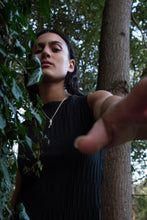 DRIZZLE SLEEVELESS TANK [ Black Cotton, Crinkled Texture ]